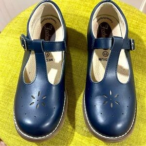 EUC Footmates Mary Jane Leather Shoes